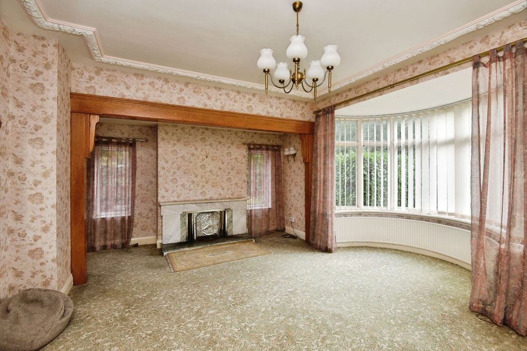 Property photo 2 of 28