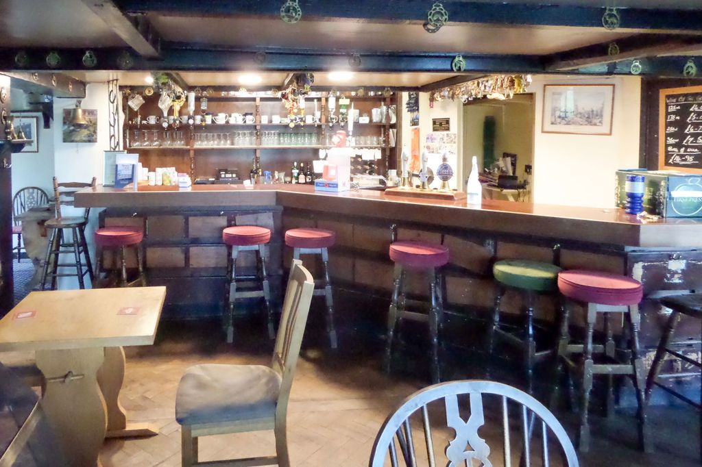 Property photo 3 of 12