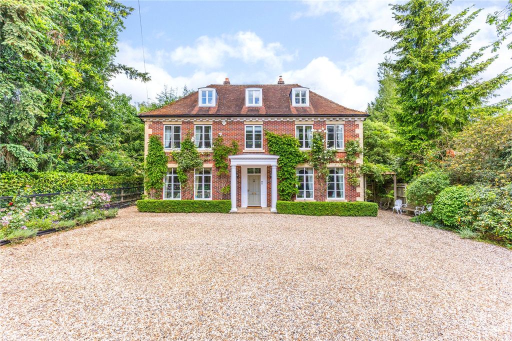 Property photo 1 of 24 Arnage House