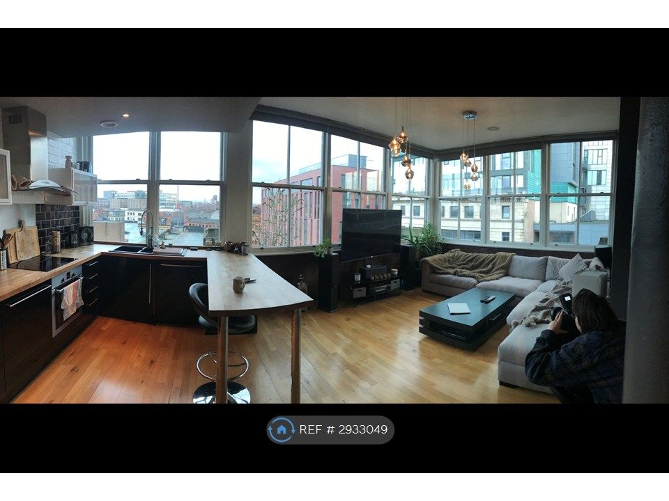 Property photo 2 of 18 Livingroom #2