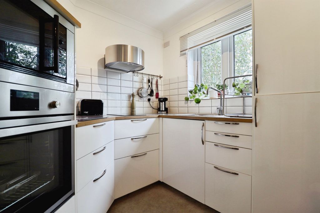 Property photo 3 of 17