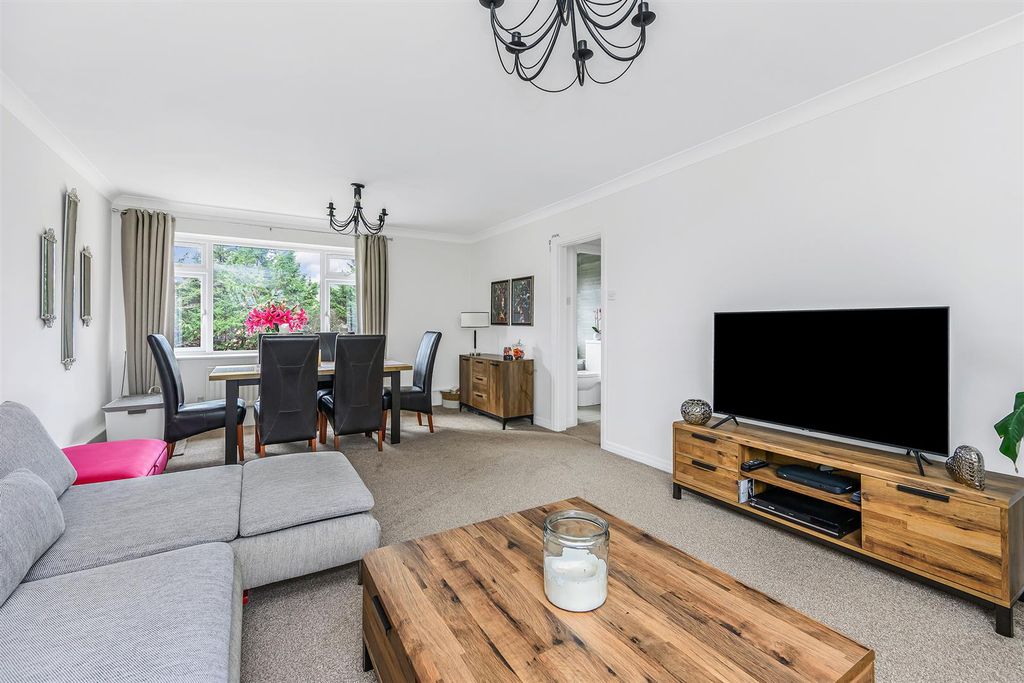 Property photo 1 of 19 Lambs Close-18.Jpg