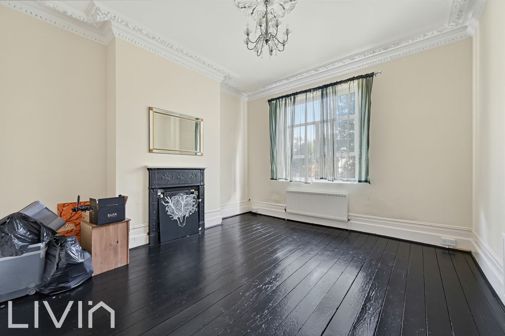 Property photo 2 of 8 2