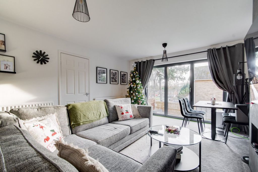 Property photo 2 of 15 Picture No. 10