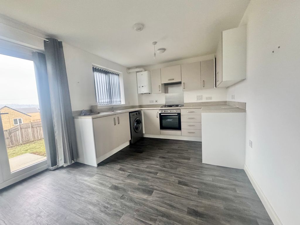 Property photo 3 of 8 Kitchen