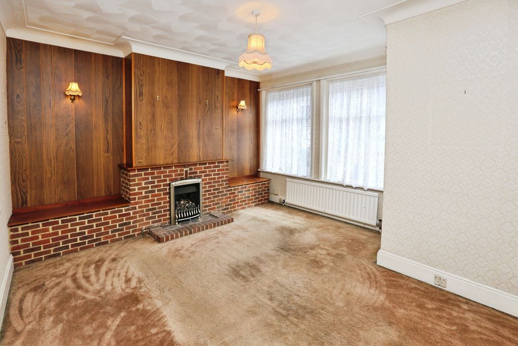 Property photo 3 of 17 Photography
