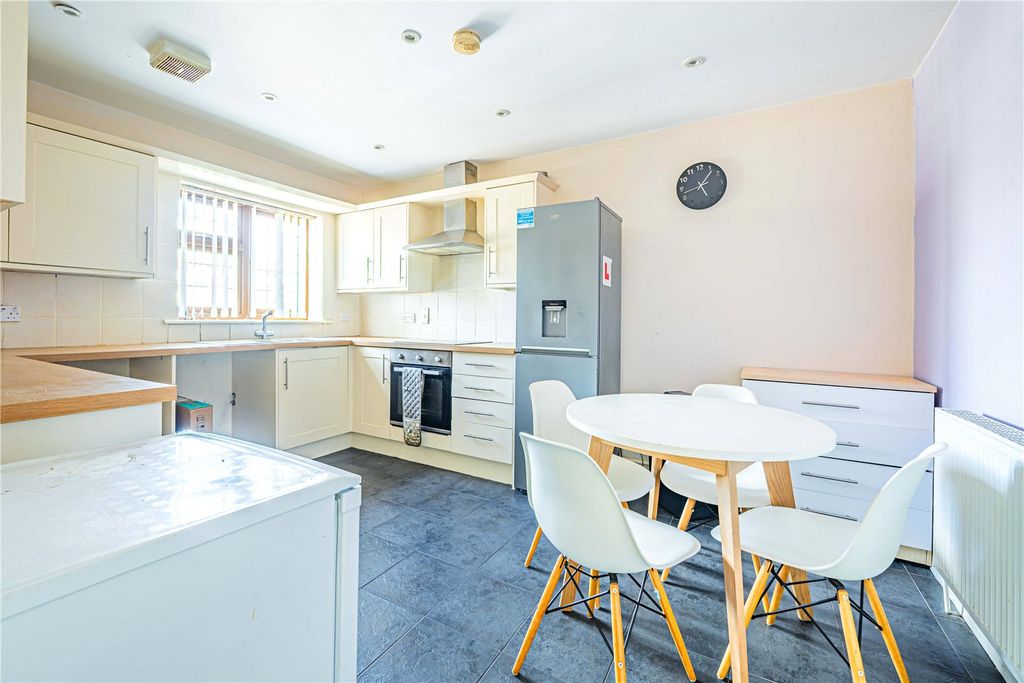 Property photo 2 of 11 Picture No. 22