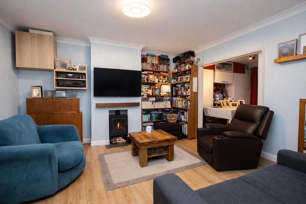 Property photo 1 of 13 A85A8F2B-9c5c-4Bd4-Baba-344074A70649.Png