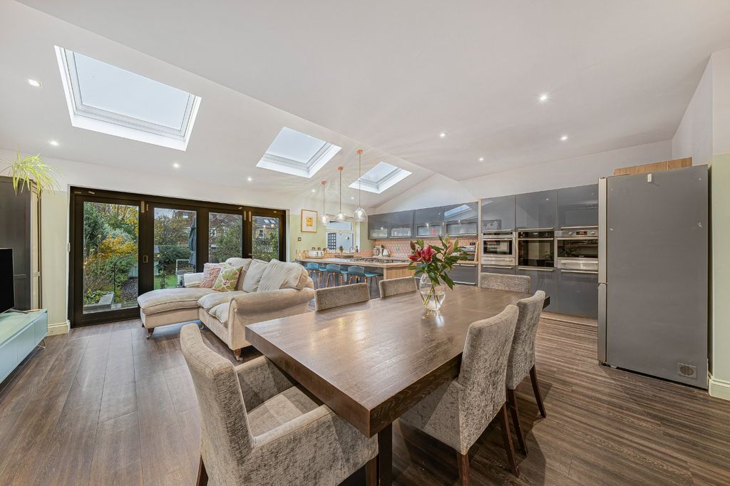 Property photo 2 of 53 Picture No. 22