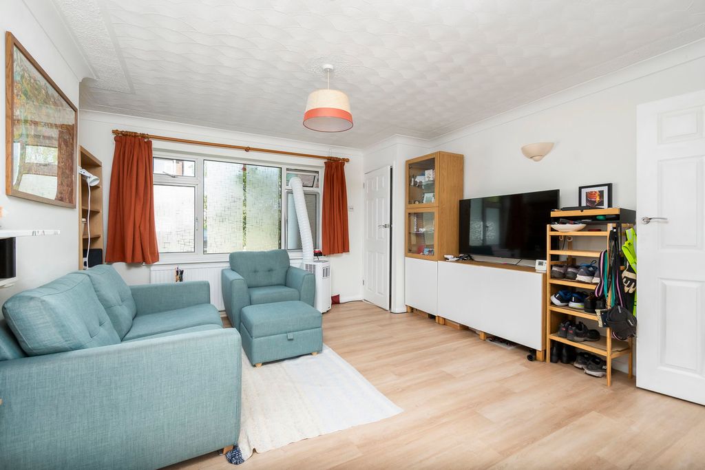Property photo 3 of 24