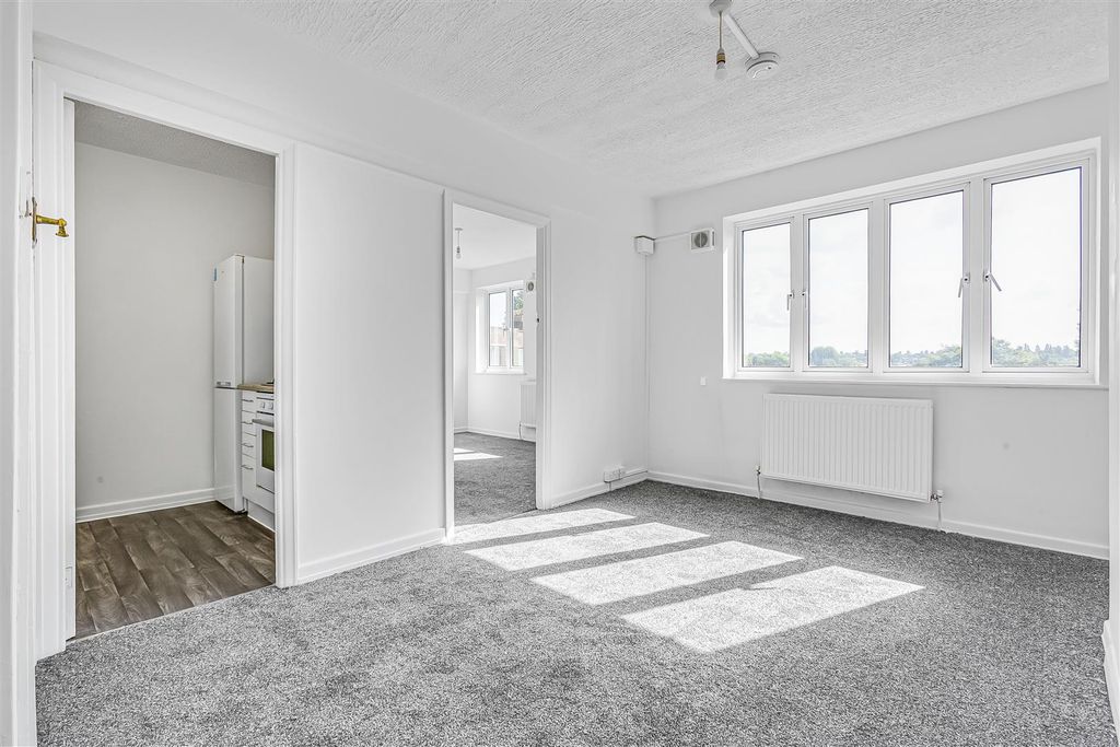 Property photo 1 of 11 Tuckerman_Residential-89_Coleman_Court-7.Jpg