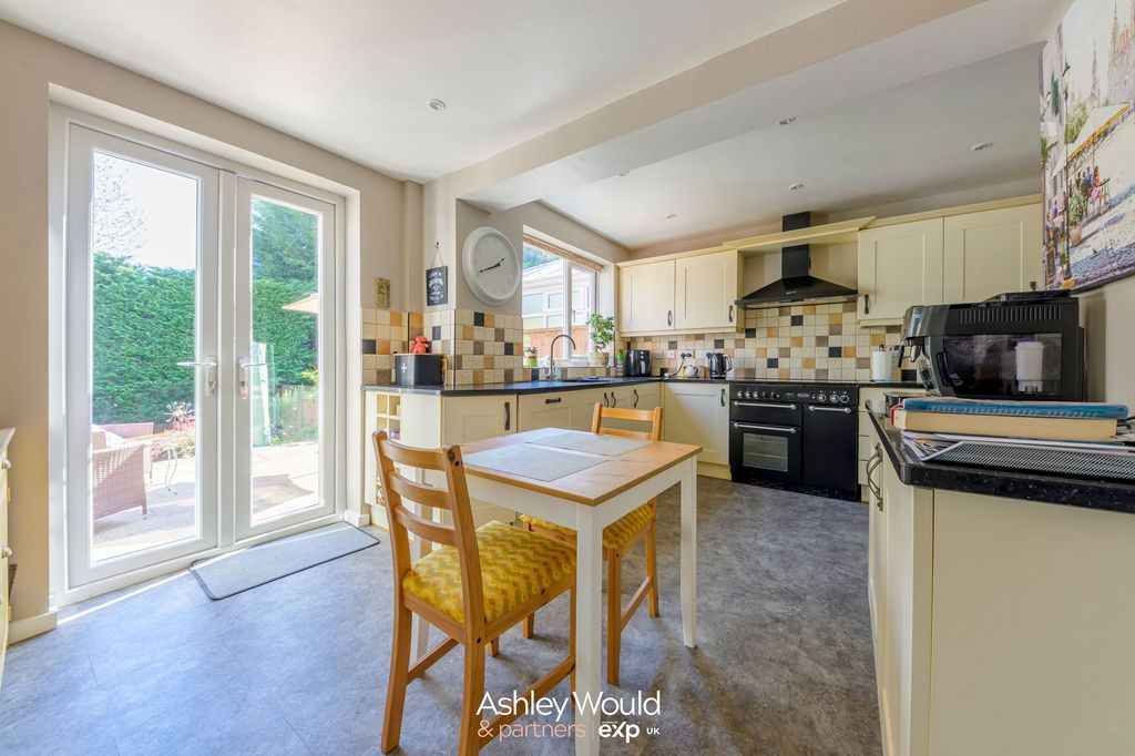 Property photo 2 of 16