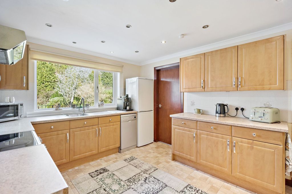 Property photo 3 of 38