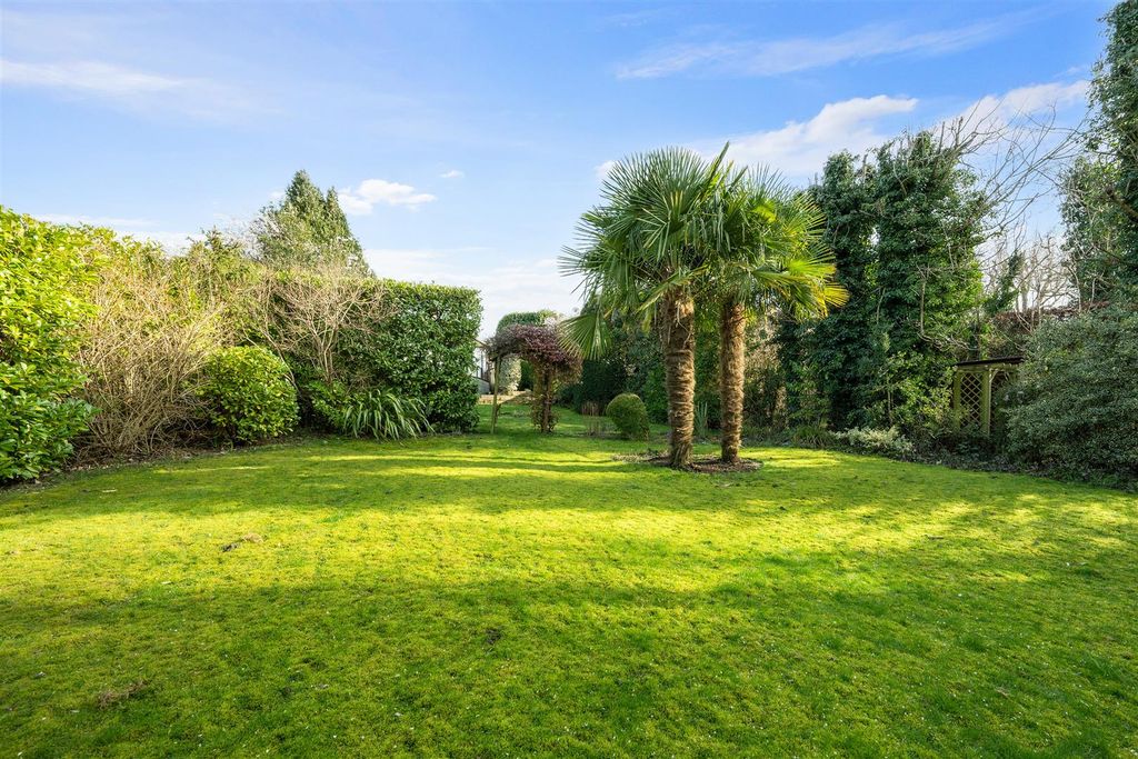 Property photo 2 of 20 Nork Way, 149- (15).Jpg