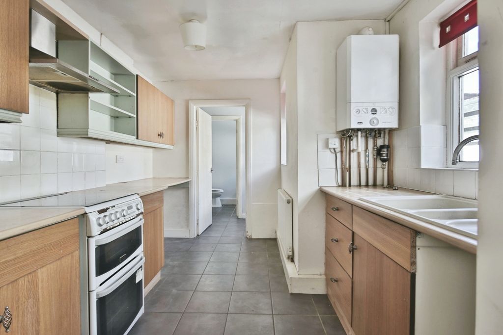 Property photo 2 of 18 3973816