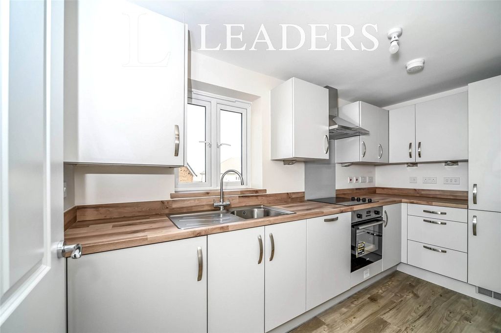 Property photo 2 of 7 91 Southern Cross (6