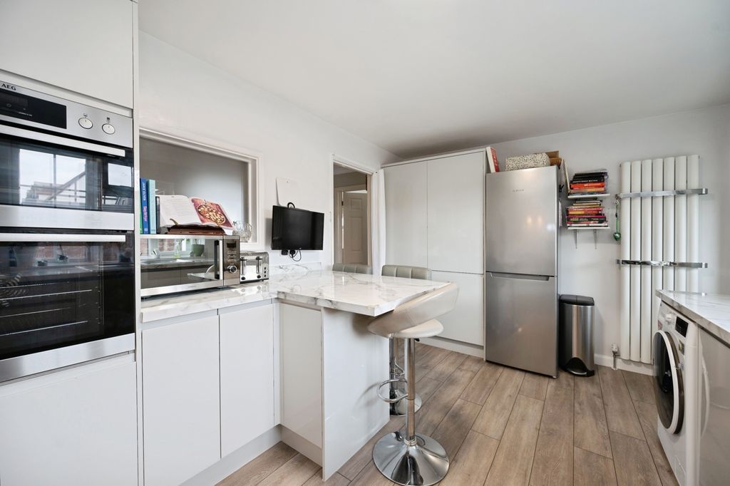 Property photo 3 of 17 Photo