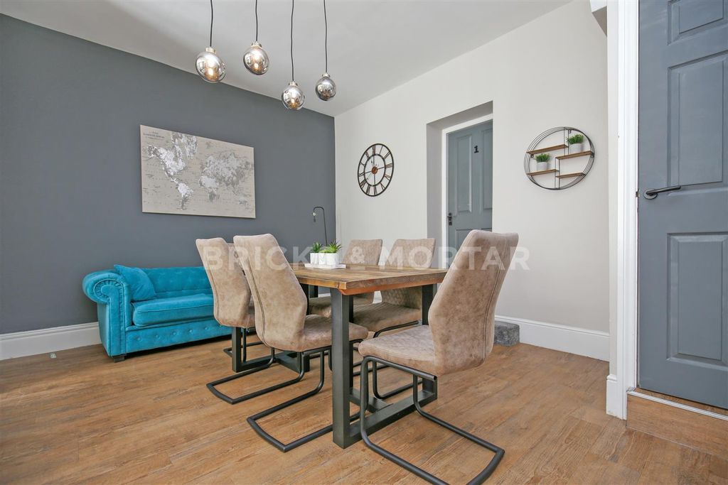 Property photo 3 of 17 v2Fc2Cfzbucvnxybz-Qkaq.Jpg