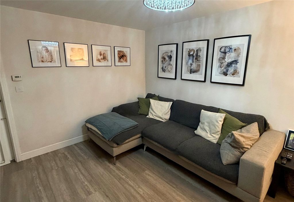 Property photo 3 of 14 Picture No. 12