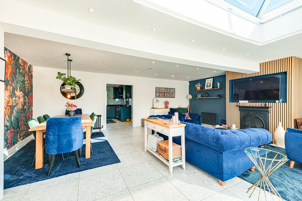 Property photo 3 of 50