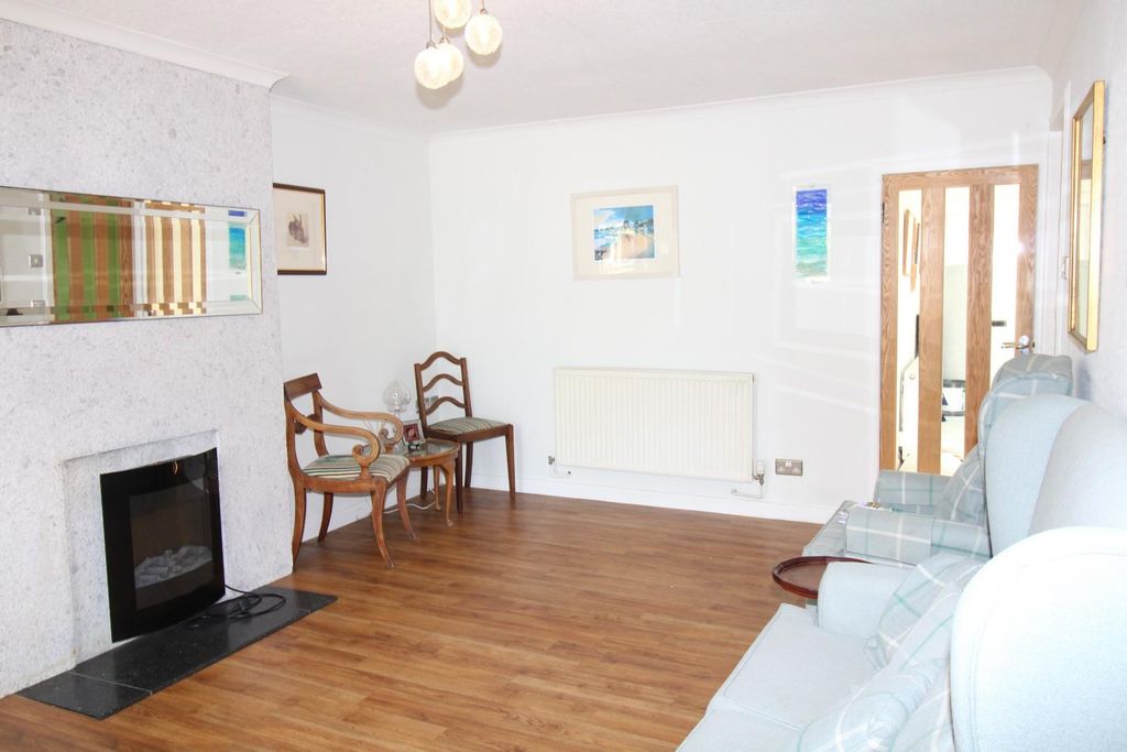 Property photo 3 of 15 Lounge 2.Jpg