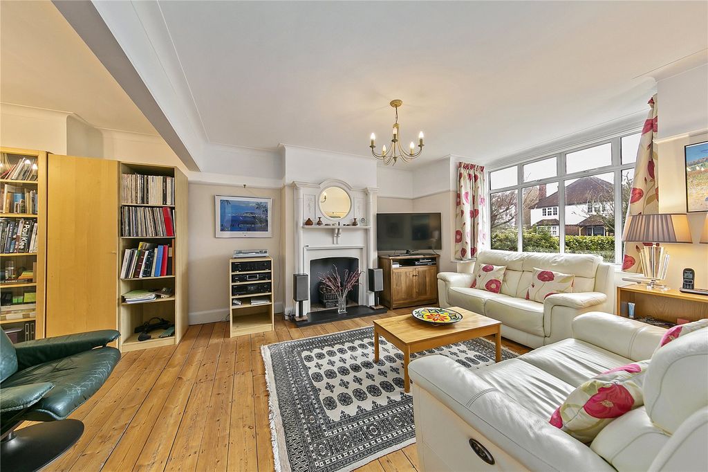 Property photo 3 of 23 Picture No. 05