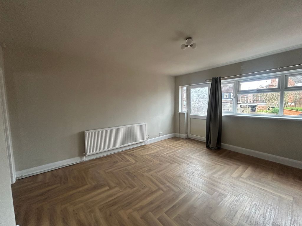 Property photo 3 of 8 Image