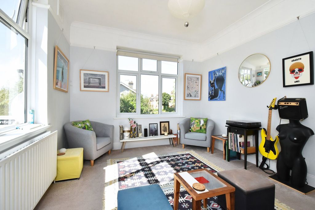 Property photo 3 of 13