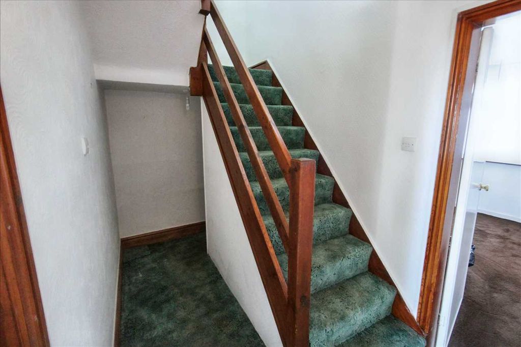 Property photo 2 of 14 Entrance