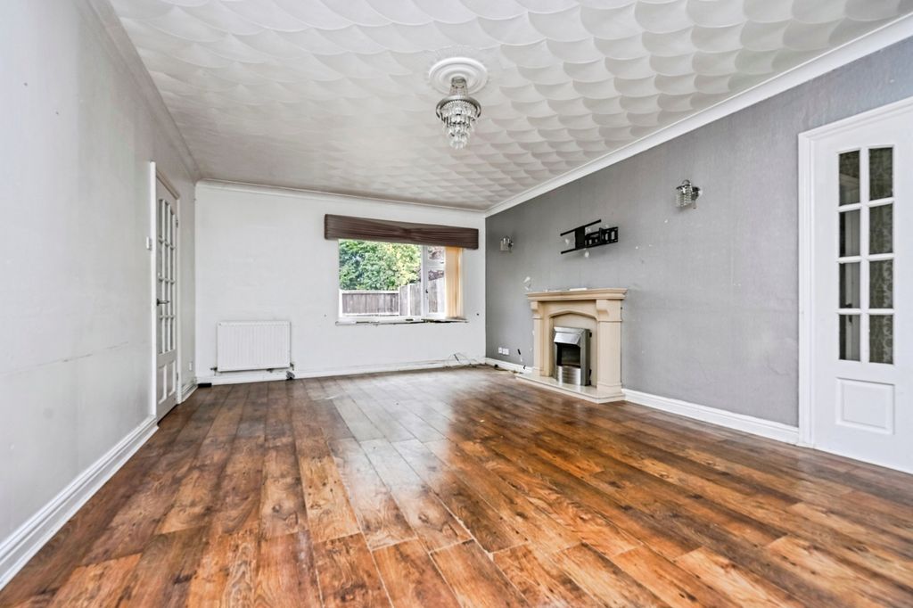 Property photo 3 of 16 Pbox-Img.Jpg