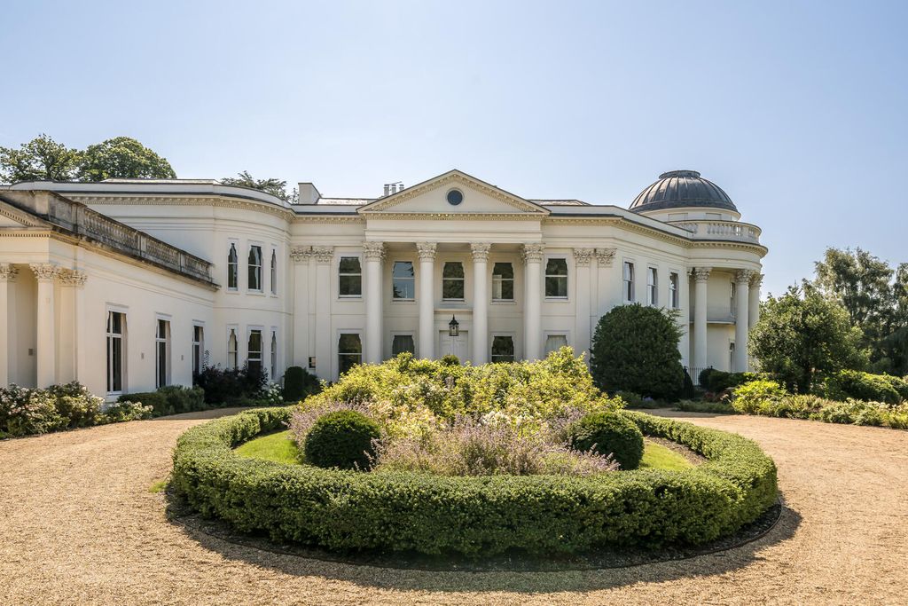 Property photo 1 of 16 Front (Exterior)