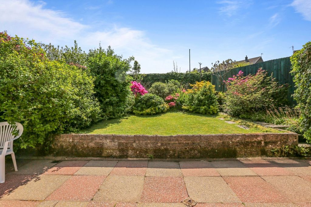 Property photo 2 of 31