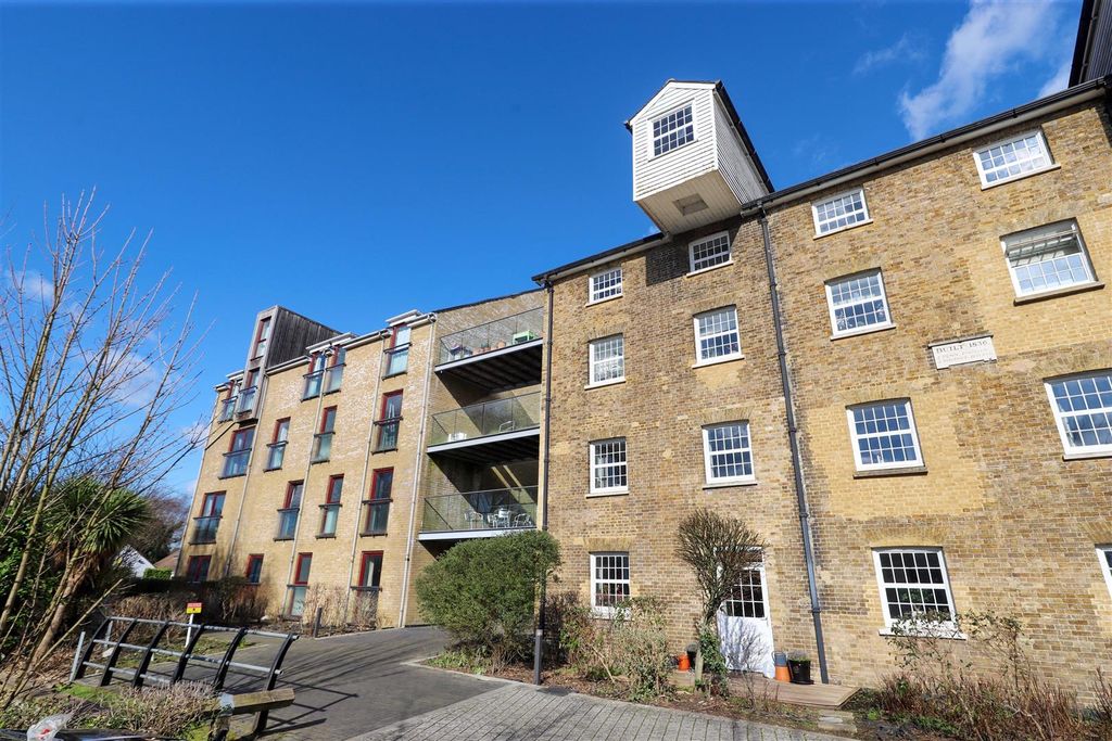 Property photo 1 of 25