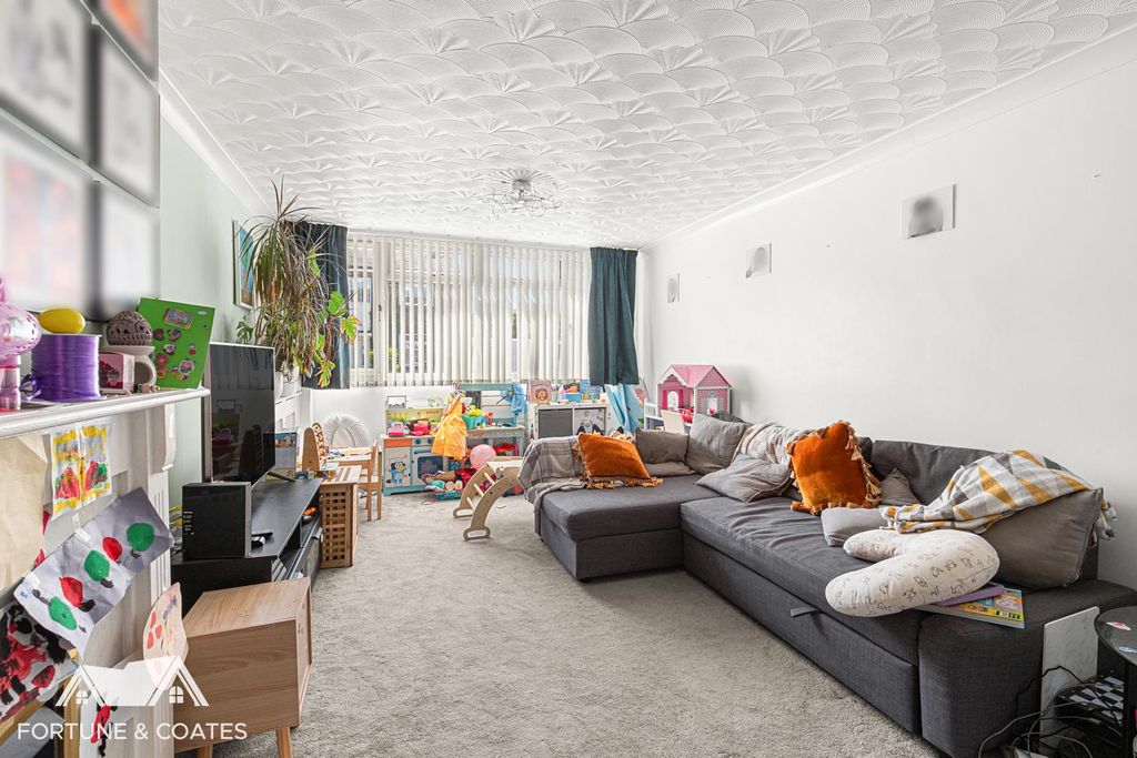 Property photo 2 of 18 Althamgrove_5.Jpg