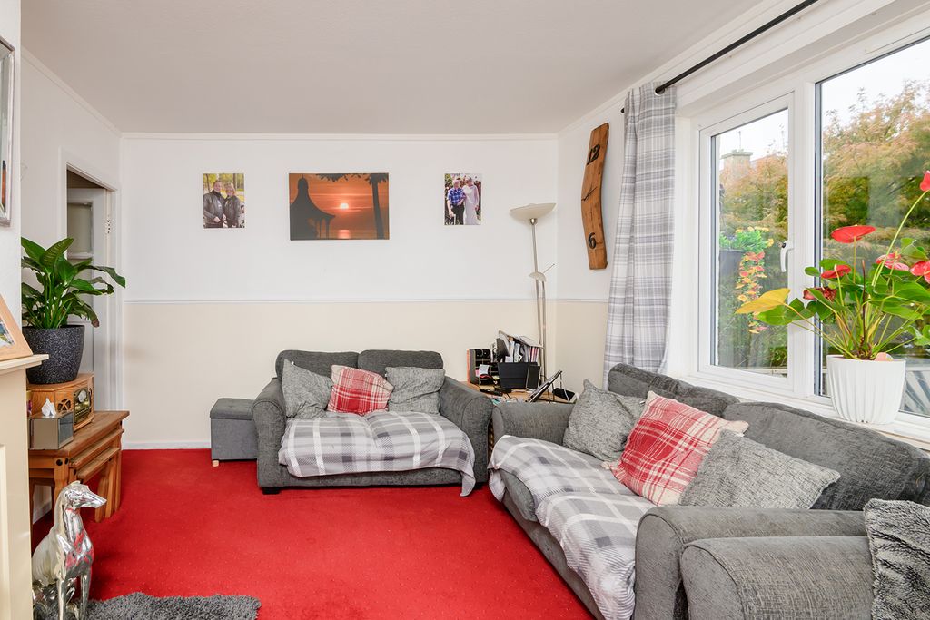 Property photo 3 of 27