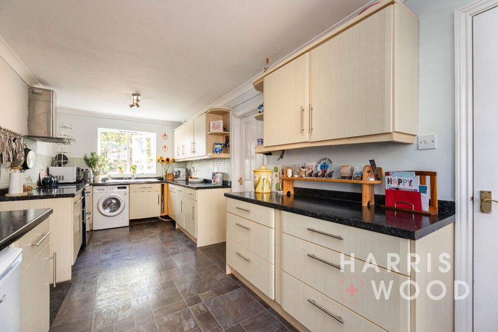 Property photo 2 of 31 4478912