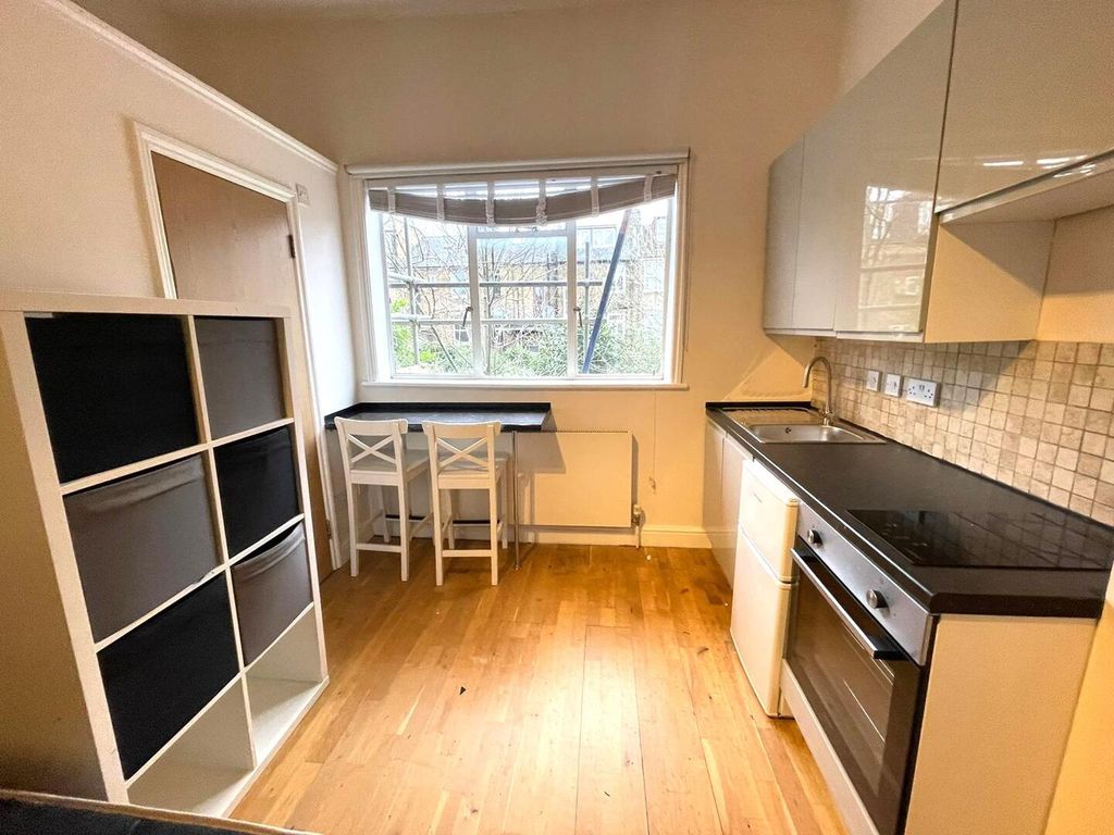 Property photo 1 of 6 Kitchen