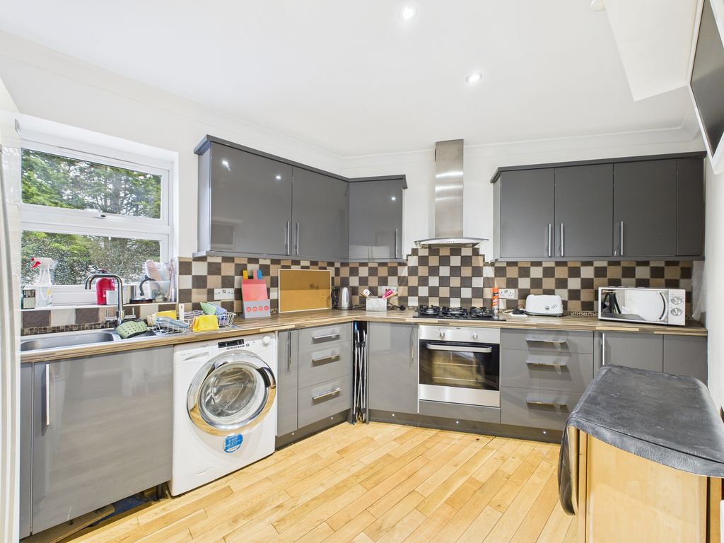 Property photo 2 of 9 Cam04693G0-Pr0079-Still006