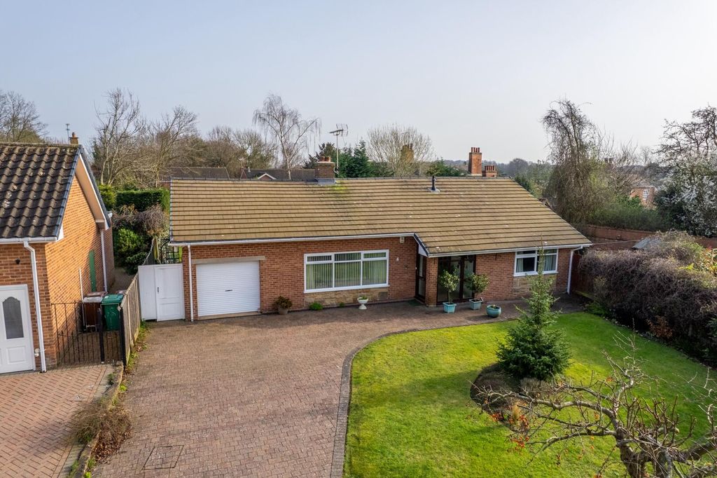 Property photo 1 of 25 Front (Exterior)