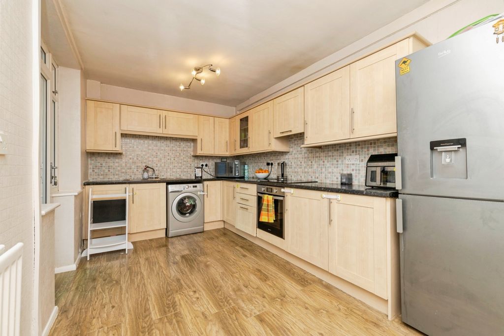 Property photo 2 of 10 Pbox-Img.Jpg
