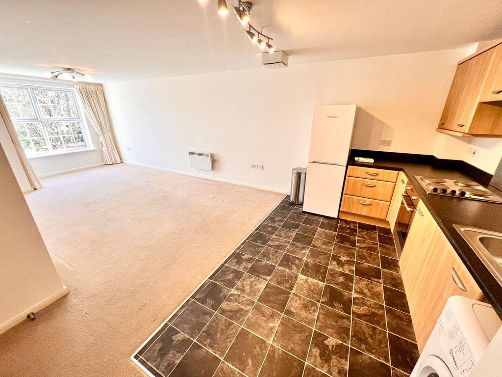 Property photo 2 of 6 Lounge/Kitchen