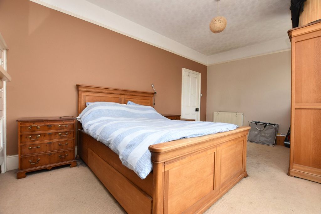 Property photo 2 of 23 Bedroom