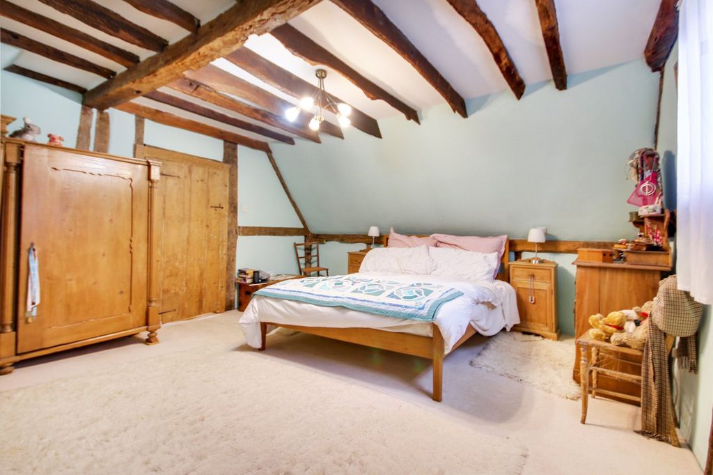 Property photo 3 of 21