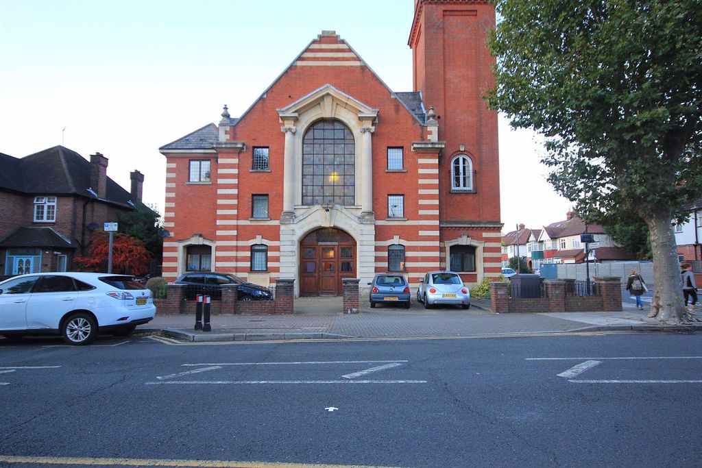 Property photo 1 of 6