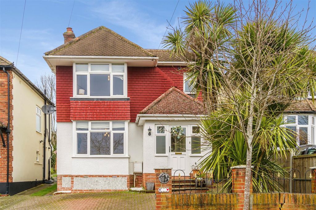 Property photo 1 of 21 Spa Drive,