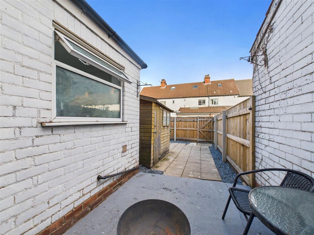 Property photo 2 of 8 Outside