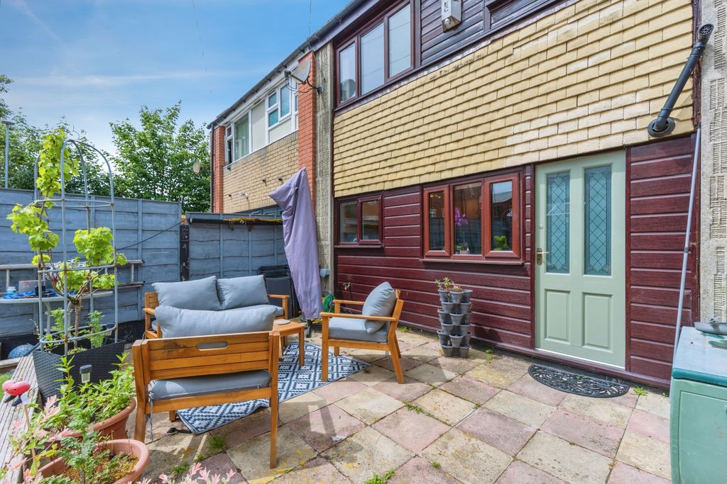 Property photo 3 of 15