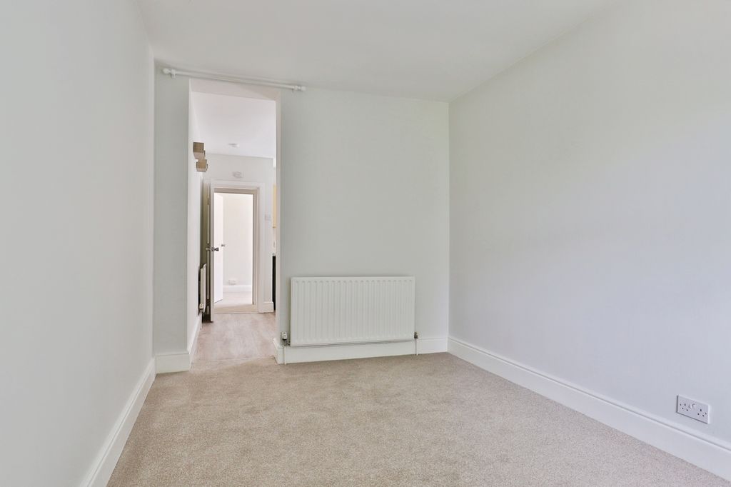 Property photo 3 of 14 Photo