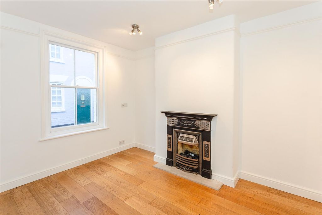 Property photo 3 of 11 Living Room.Jpg