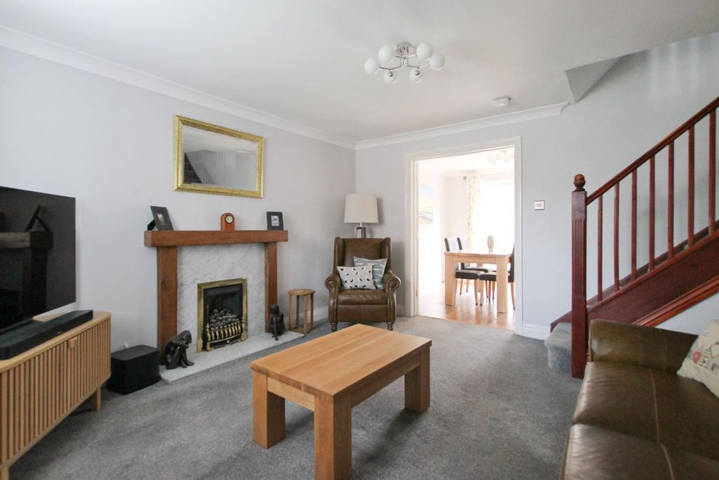 Property photo 3 of 15 9017362-102830-133845373533847989-2A7B0F01-cd7E-11